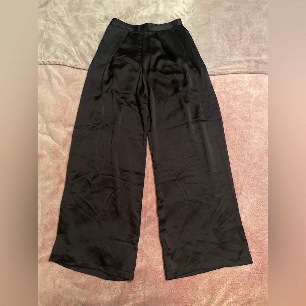 🆕 Victoria’s Secret Wide-Leg Sleep Pants - S